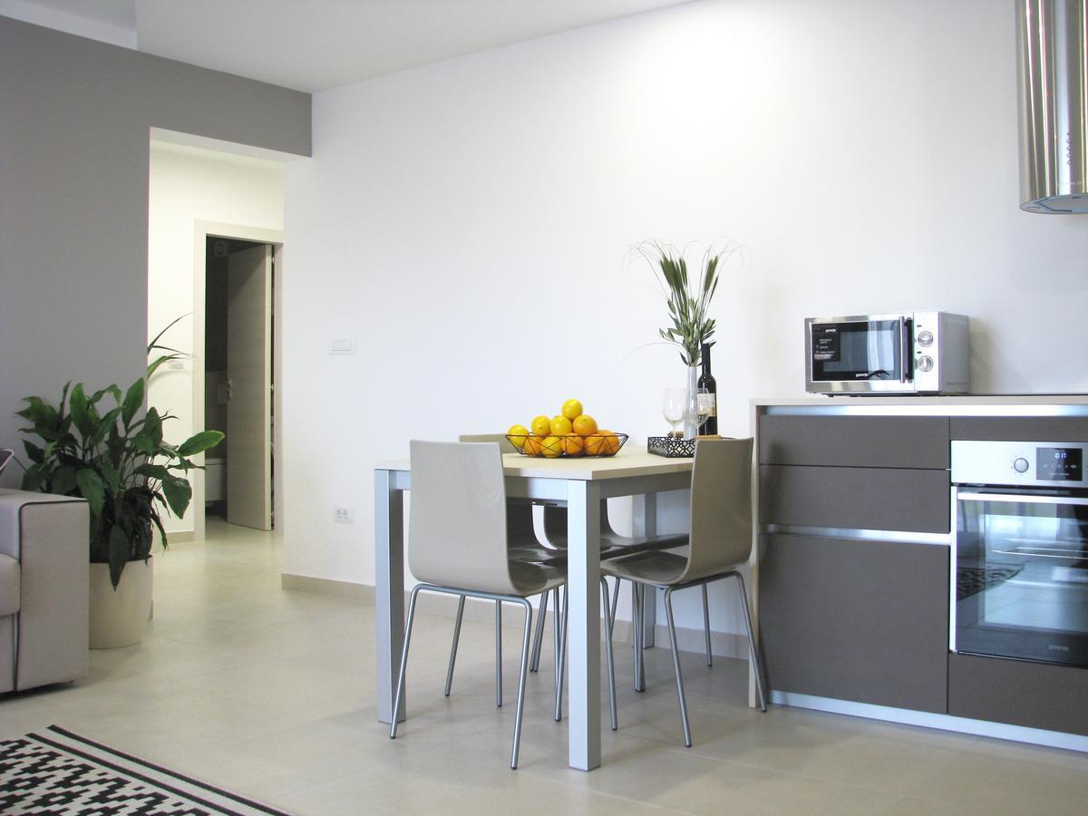 Apartman Andrea L Pomer Exterior foto